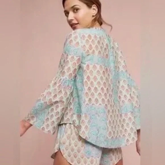 Anthropologie Lilka Sweetest Dreams Bell Sleeve Top Size Medium - Picture 2 of 9